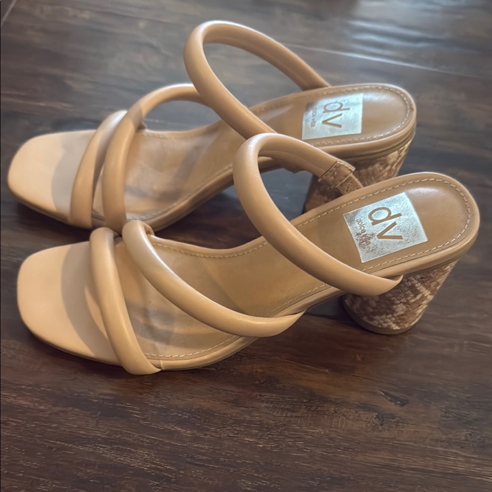 dv by Dolve Vita Stylish Tan Block Heel Sandals